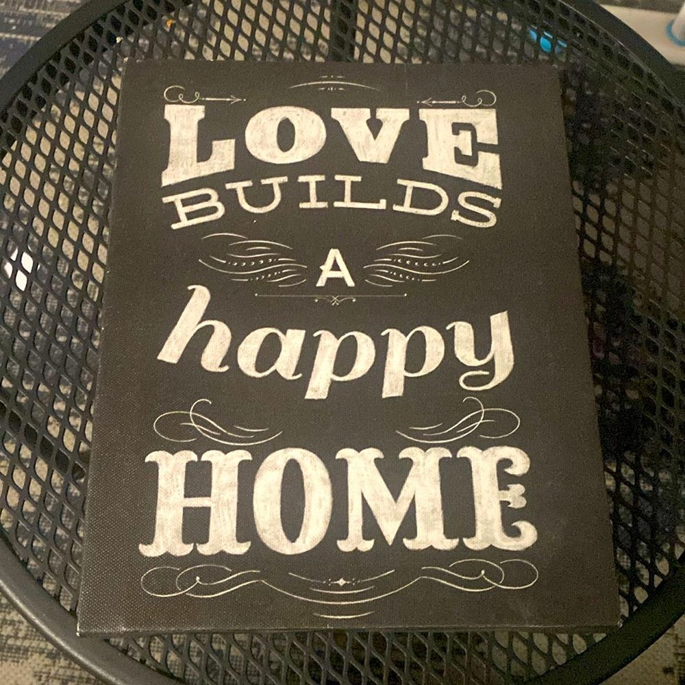 Love builds a happy home wall art